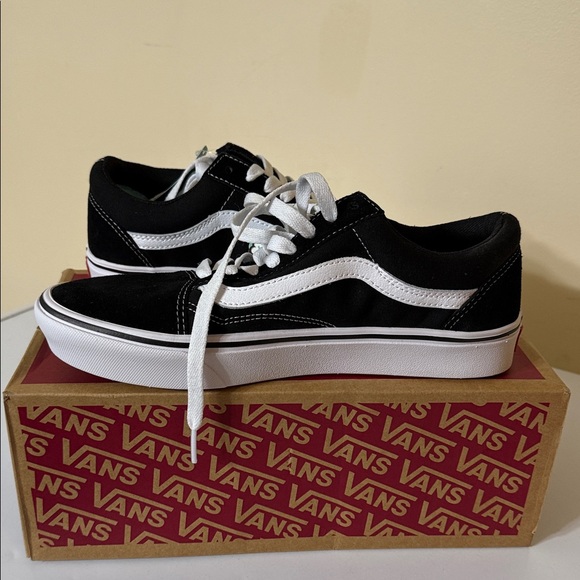 Vans Classic Black and White Low-Tops - Picture 3 of 9